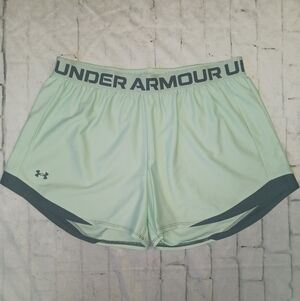 Women Under Armor Shorts Size Large